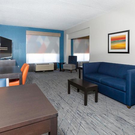 Holiday Inn Express Hotel & Suites Jacksonville Airport By Ihg Exteriör bild